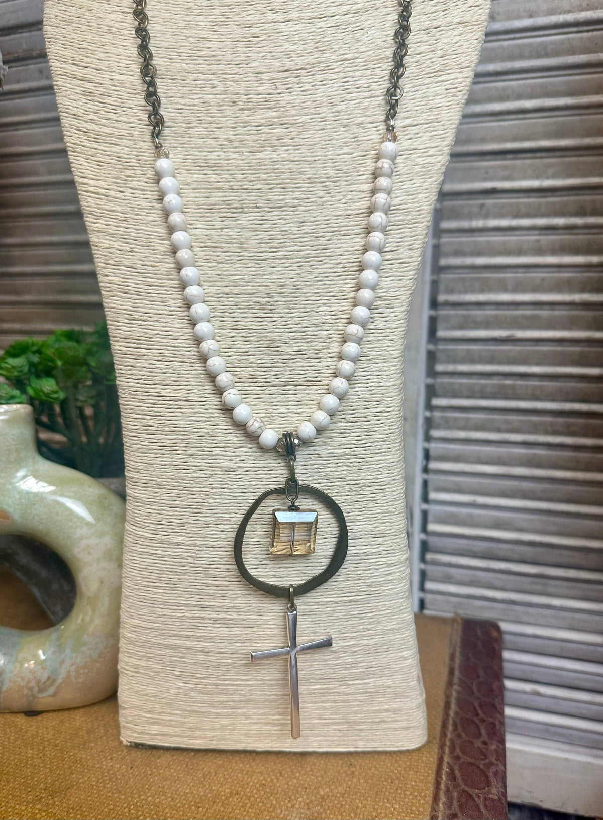 Ring Cross in Natural - Neck