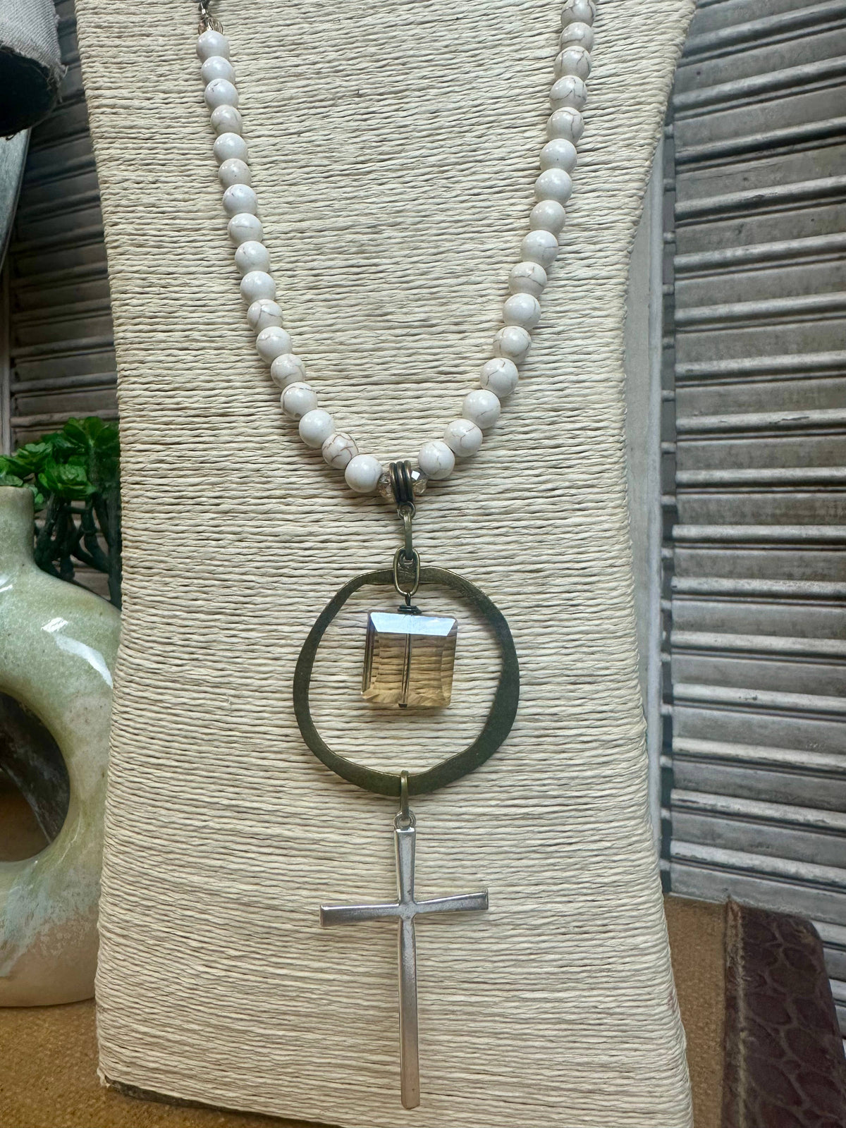 Ring Cross in Natural - Neck