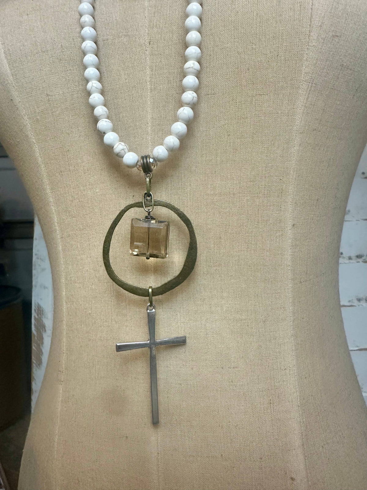 Ring Cross in Natural - Neck